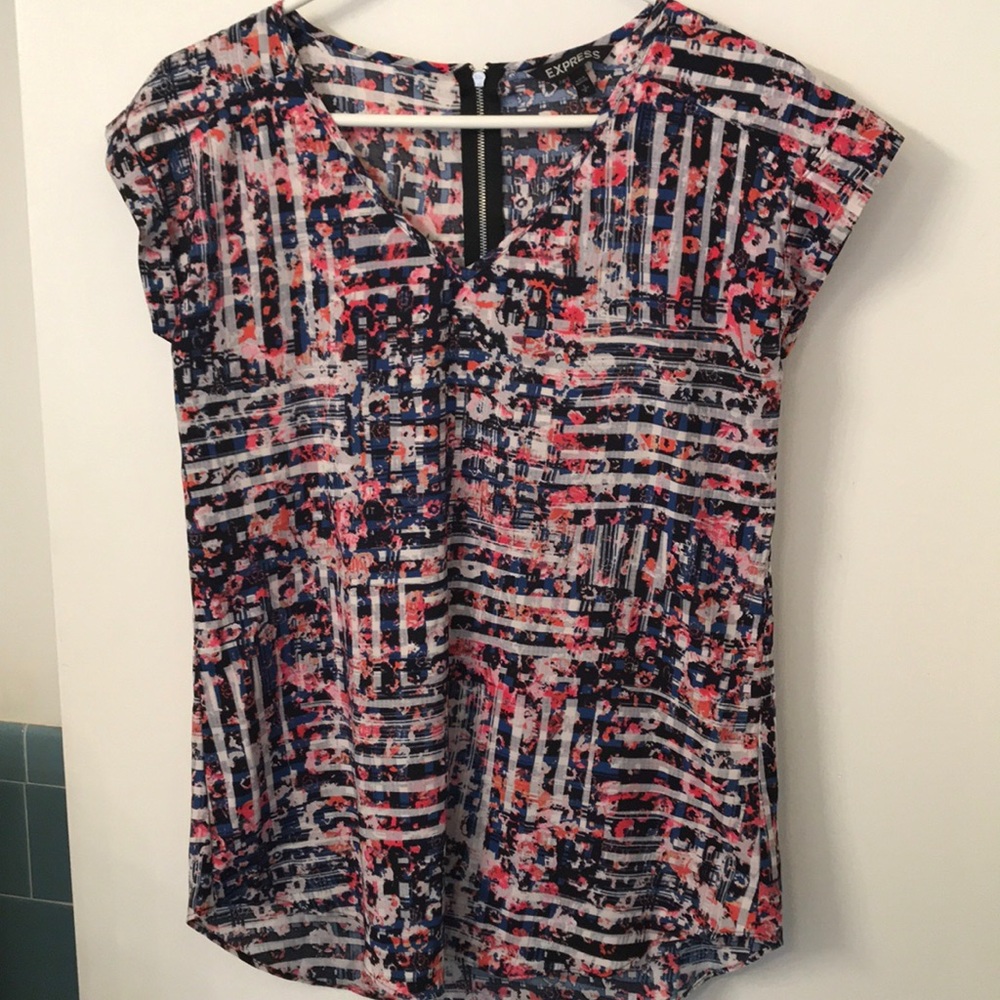 Express silky V-neck tee